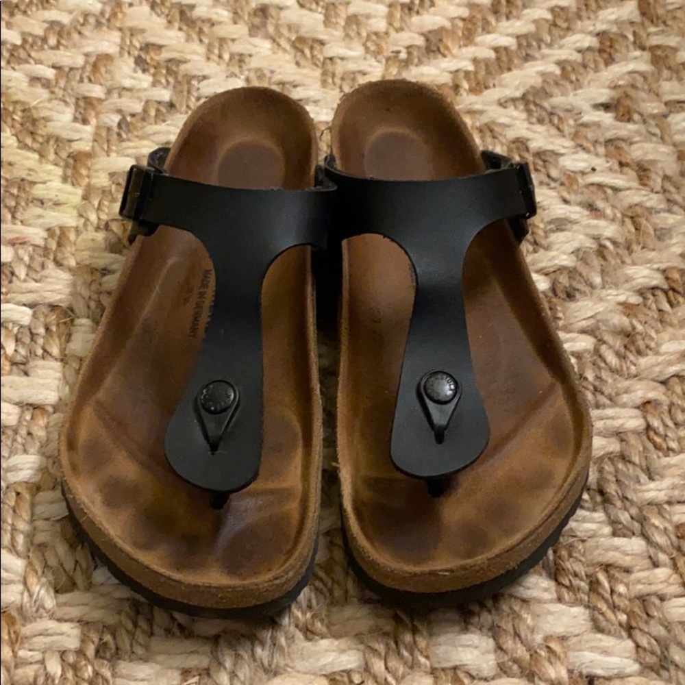 Black Gizeh Birkenstock Thong